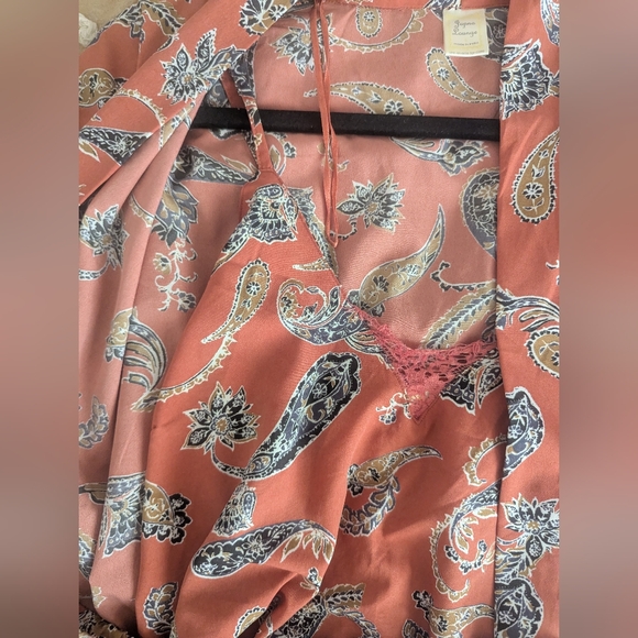 3 PC Set - Lacey Satin - Picture 2 of 6